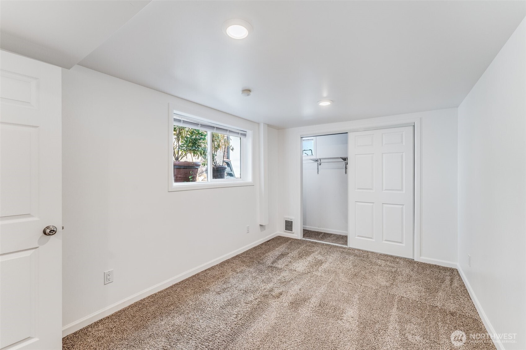 6753 14th Avenue NW, Seattle, WA 98117