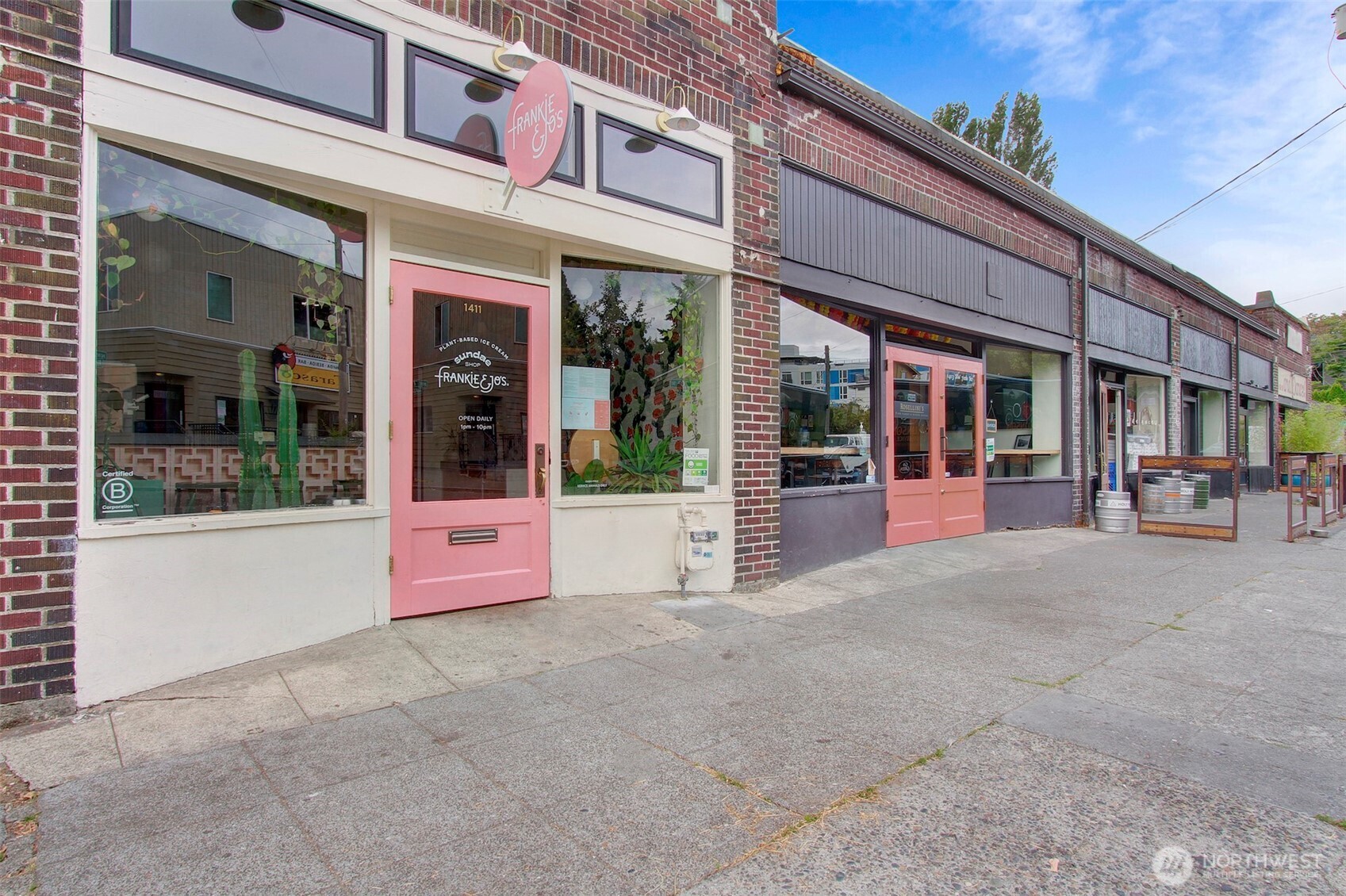 6753 14th Avenue NW, Seattle, WA 98117