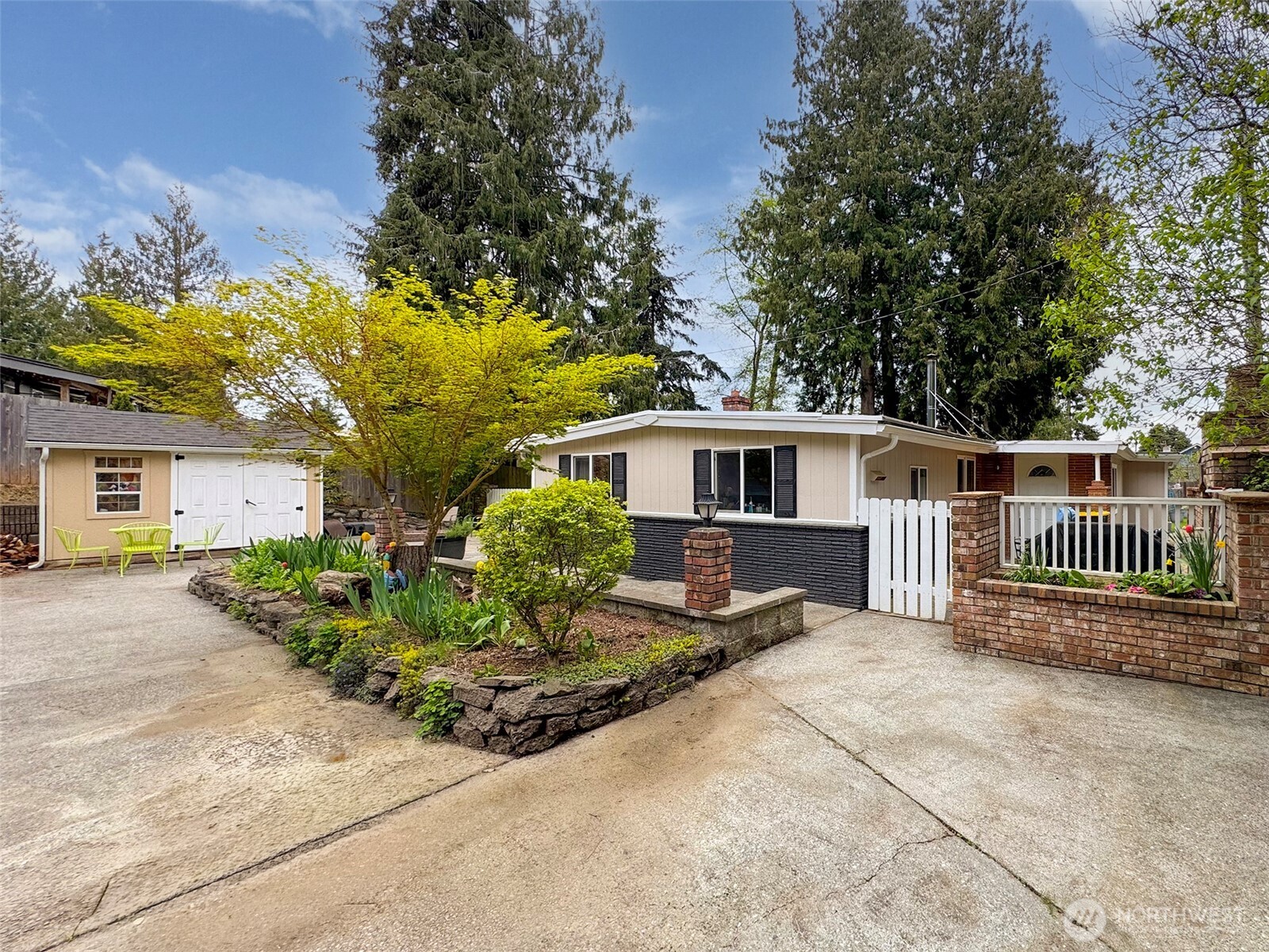 372 Fleming Drive , Sequim, WA 98382