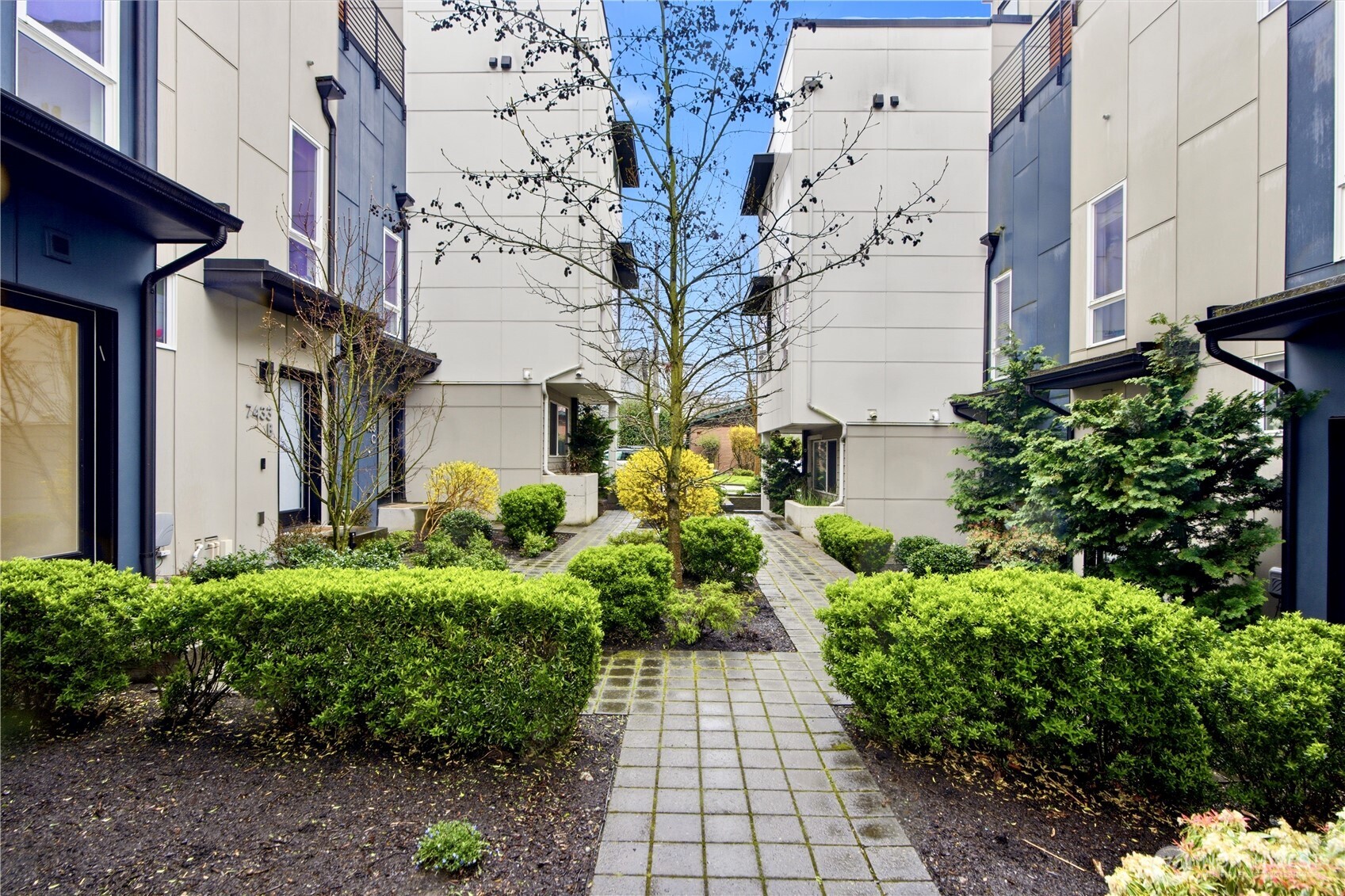 7433 A 4th Avenue NE, Seattle, WA 98115