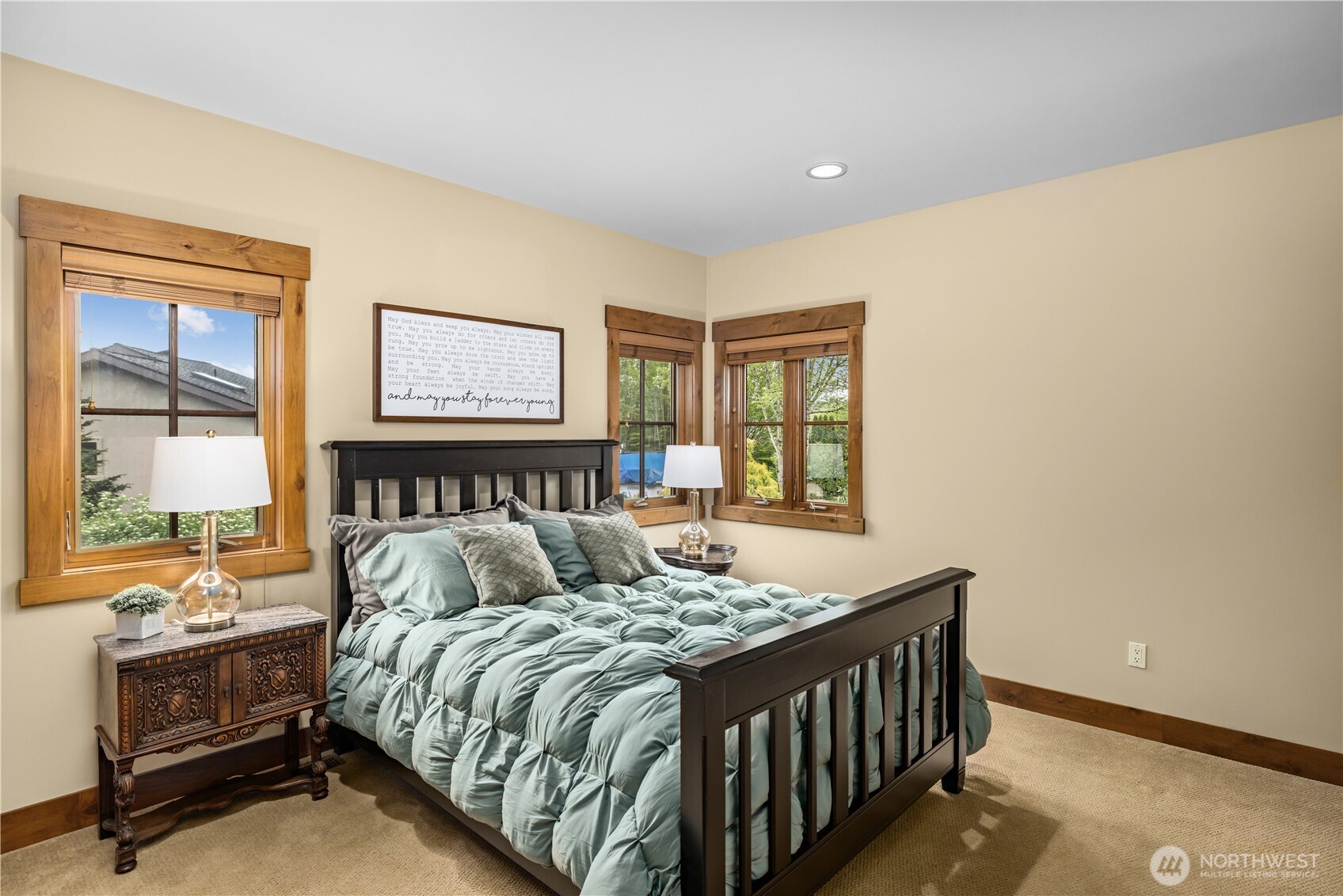 3607 E Lake Sammamish Shore Lane NE, Sammamish, WA 98074