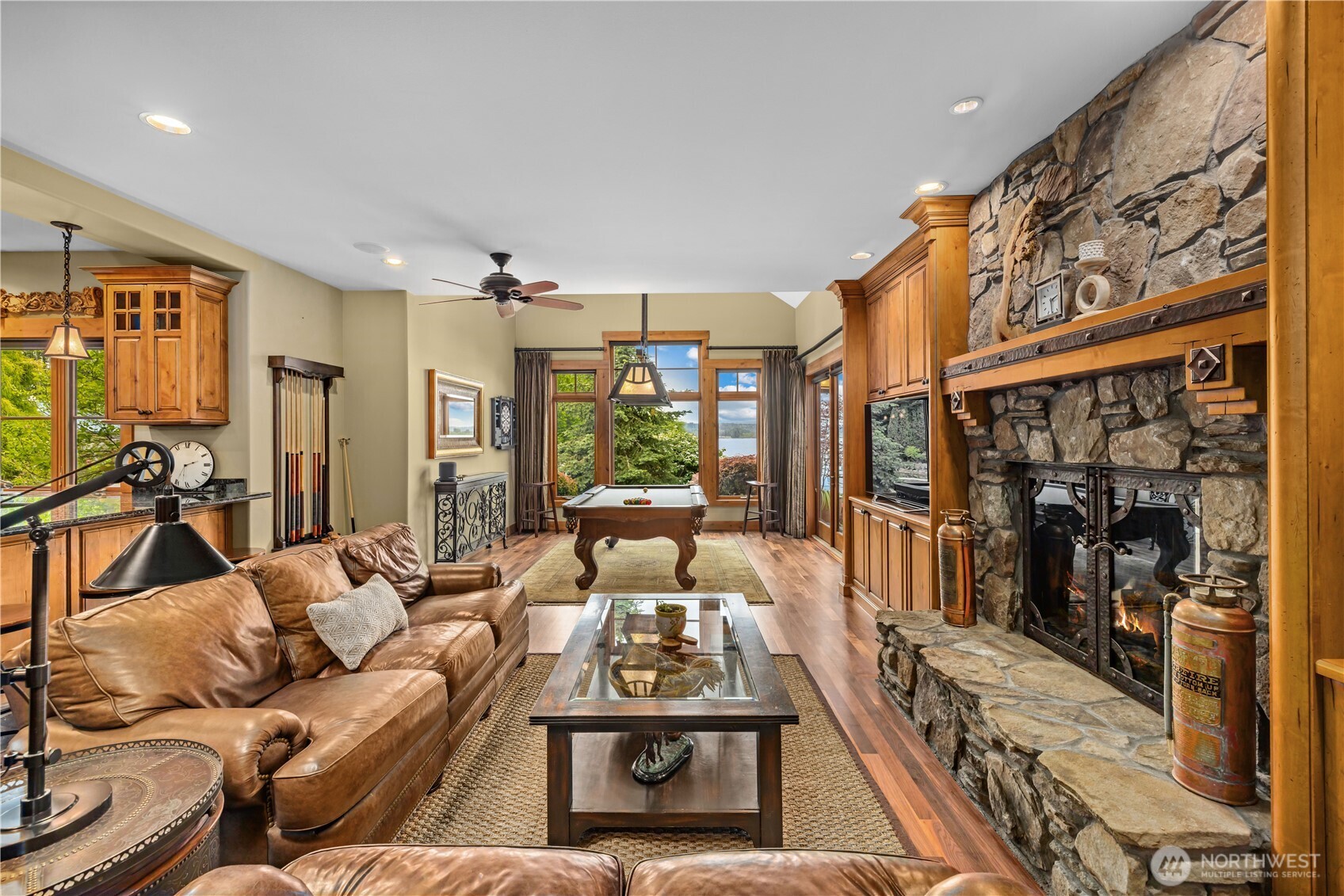3607 E Lake Sammamish Shore Lane NE, Sammamish, WA 98074
