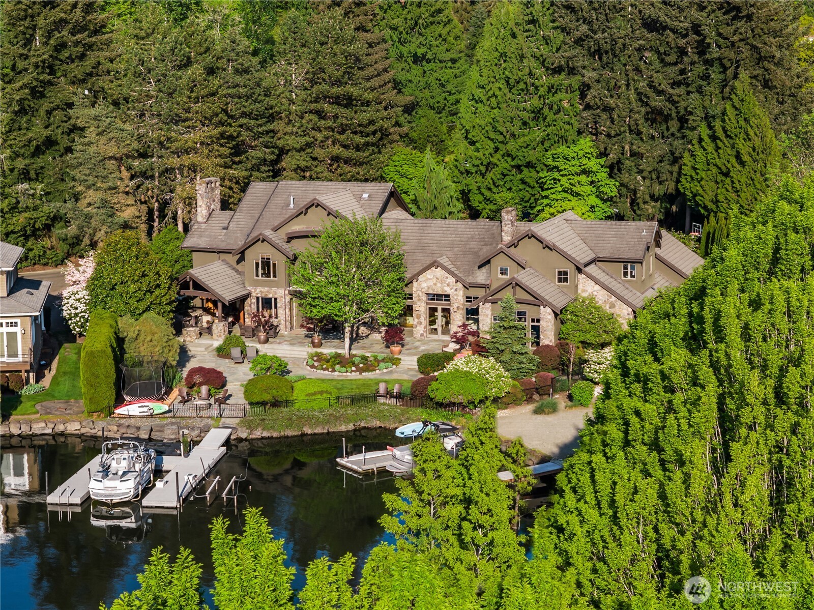 3607 E Lake Sammamish Shore Lane NE, Sammamish, WA 98074