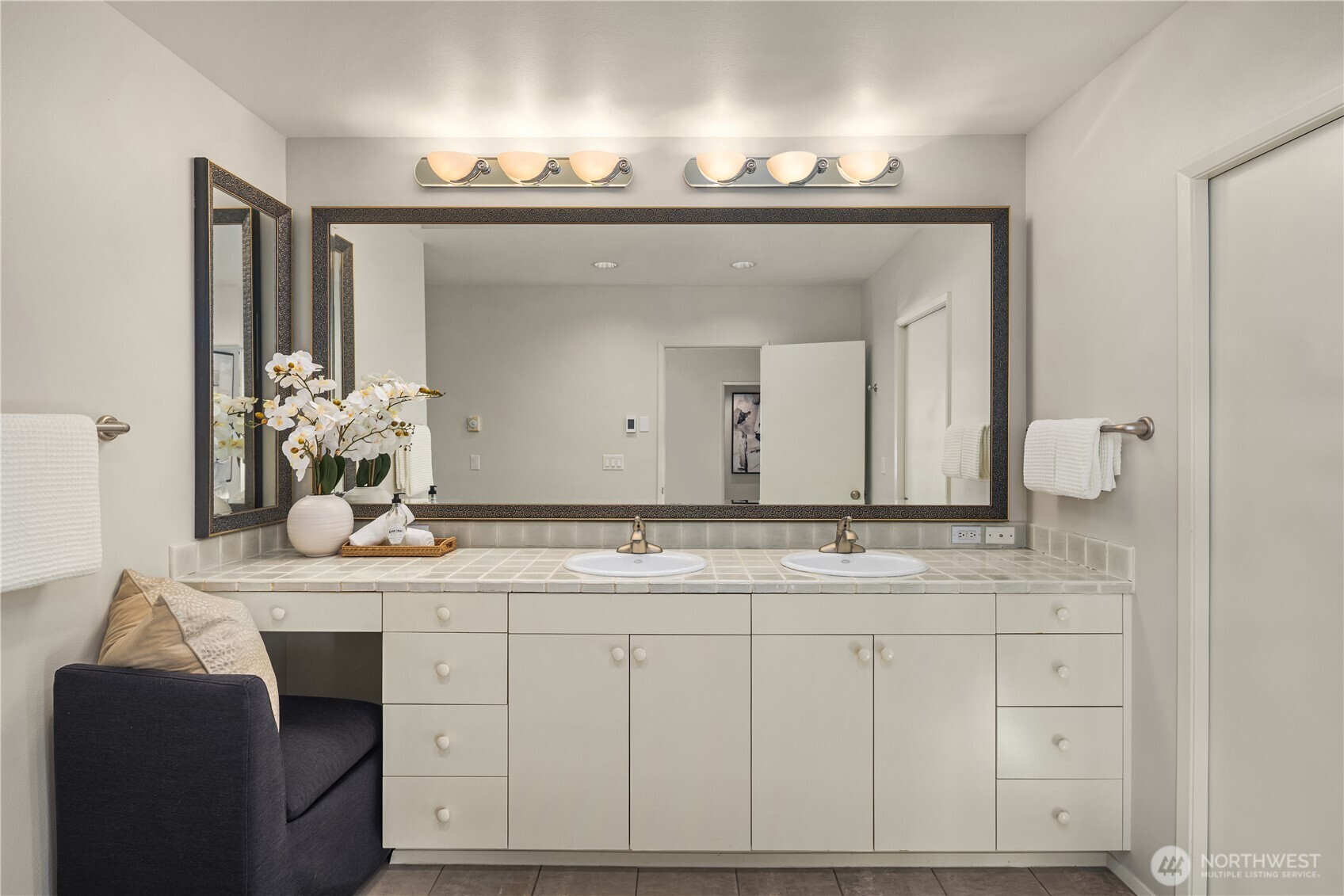 9903 Lake Washington Boulevard NE #201, Bellevue, WA 98004