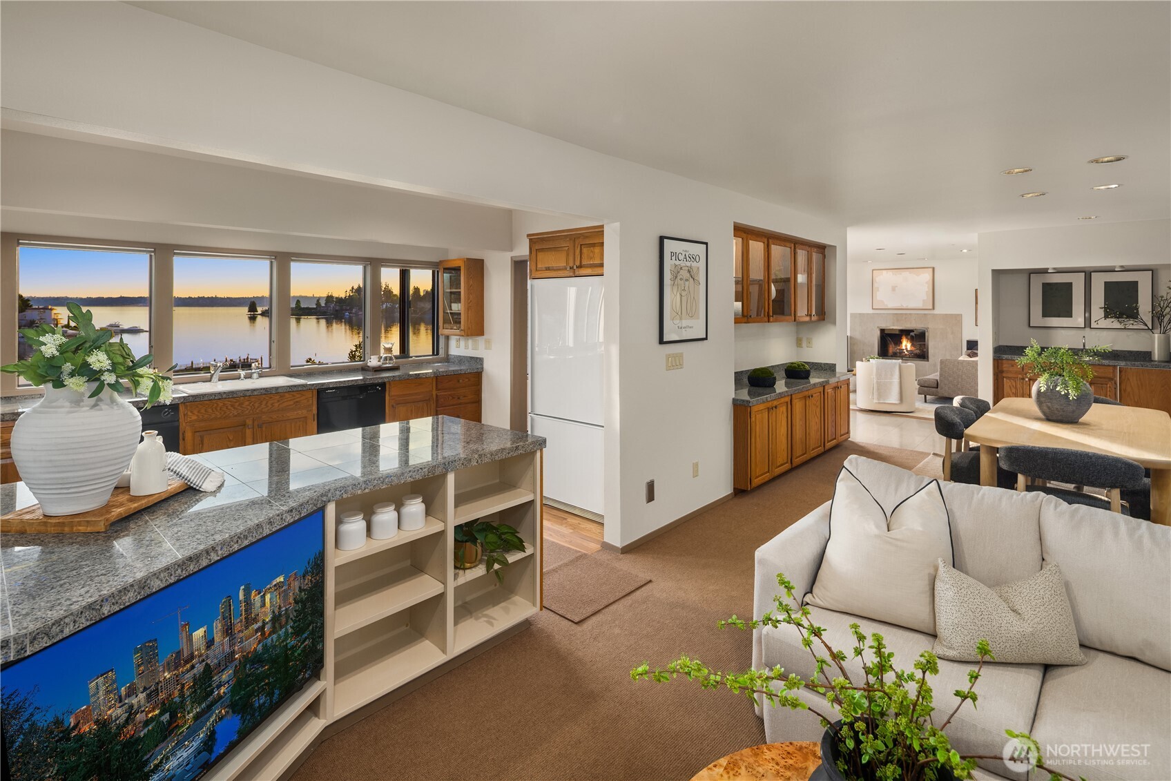 9903 Lake Washington Boulevard NE #201, Bellevue, WA 98004