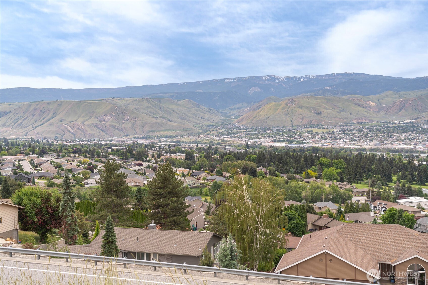 624 Daniels Drive NE, East Wenatchee, WA 98802