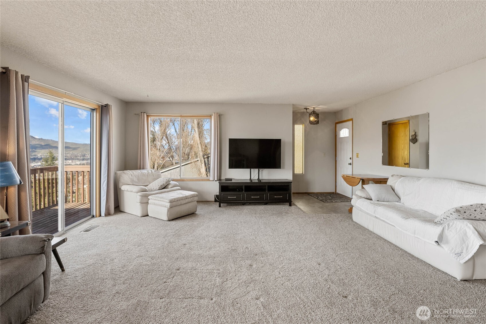 624 Daniels Drive NE, East Wenatchee, WA 98802