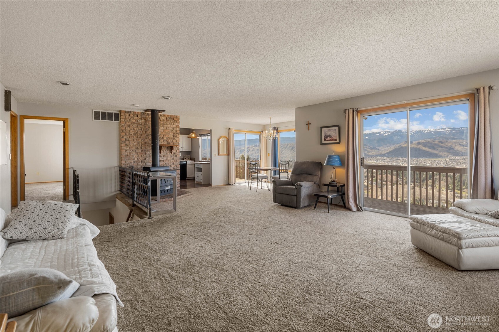 624 Daniels Drive NE, East Wenatchee, WA 98802