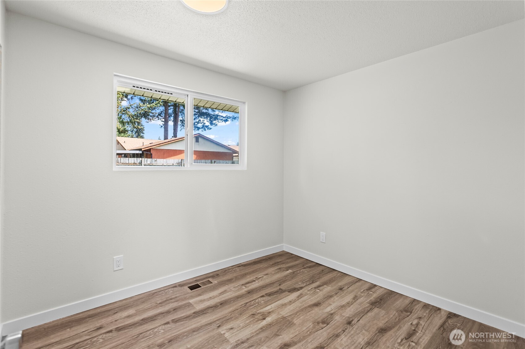 17407 E 11th Ave , Spanaway, WA 98387