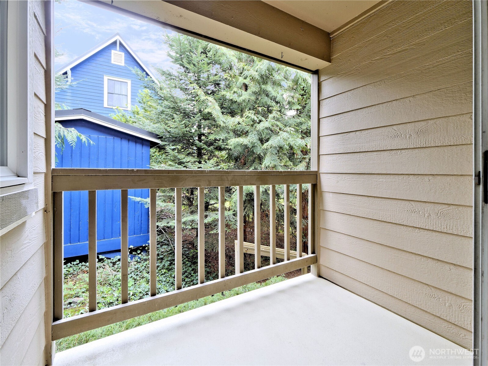 18523 68th Avenue NE #102, Kenmore, WA 98028