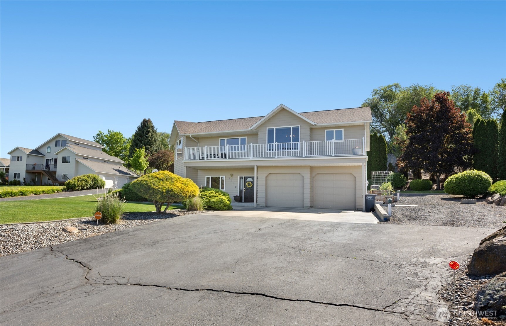 927 Easy Street NE, Moses Lake, WA 98837