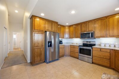 927 Easy Street NE, Moses Lake, WA 98837 - Photo 16