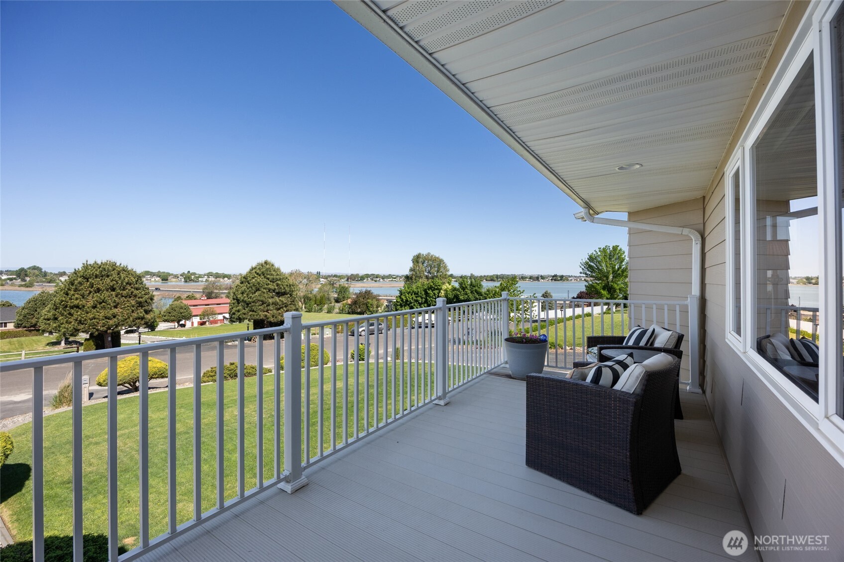 927 Easy Street NE, Moses Lake, WA 98837