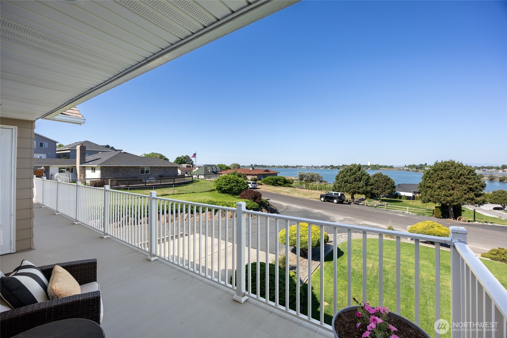 927 Easy Street NE, Moses Lake, WA 98837
