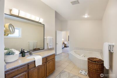 927 Easy Street NE, Moses Lake, WA 98837 - Photo 24