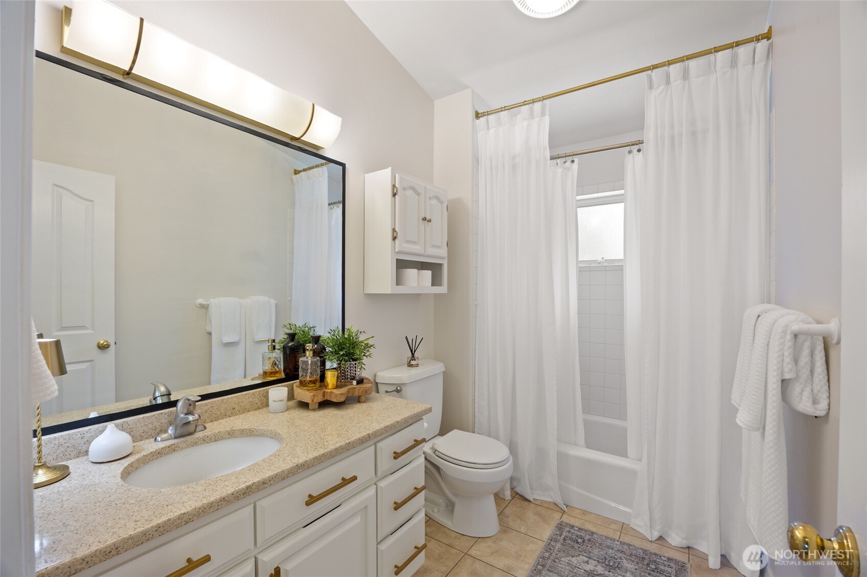 927 Easy Street NE, Moses Lake, WA 98837
