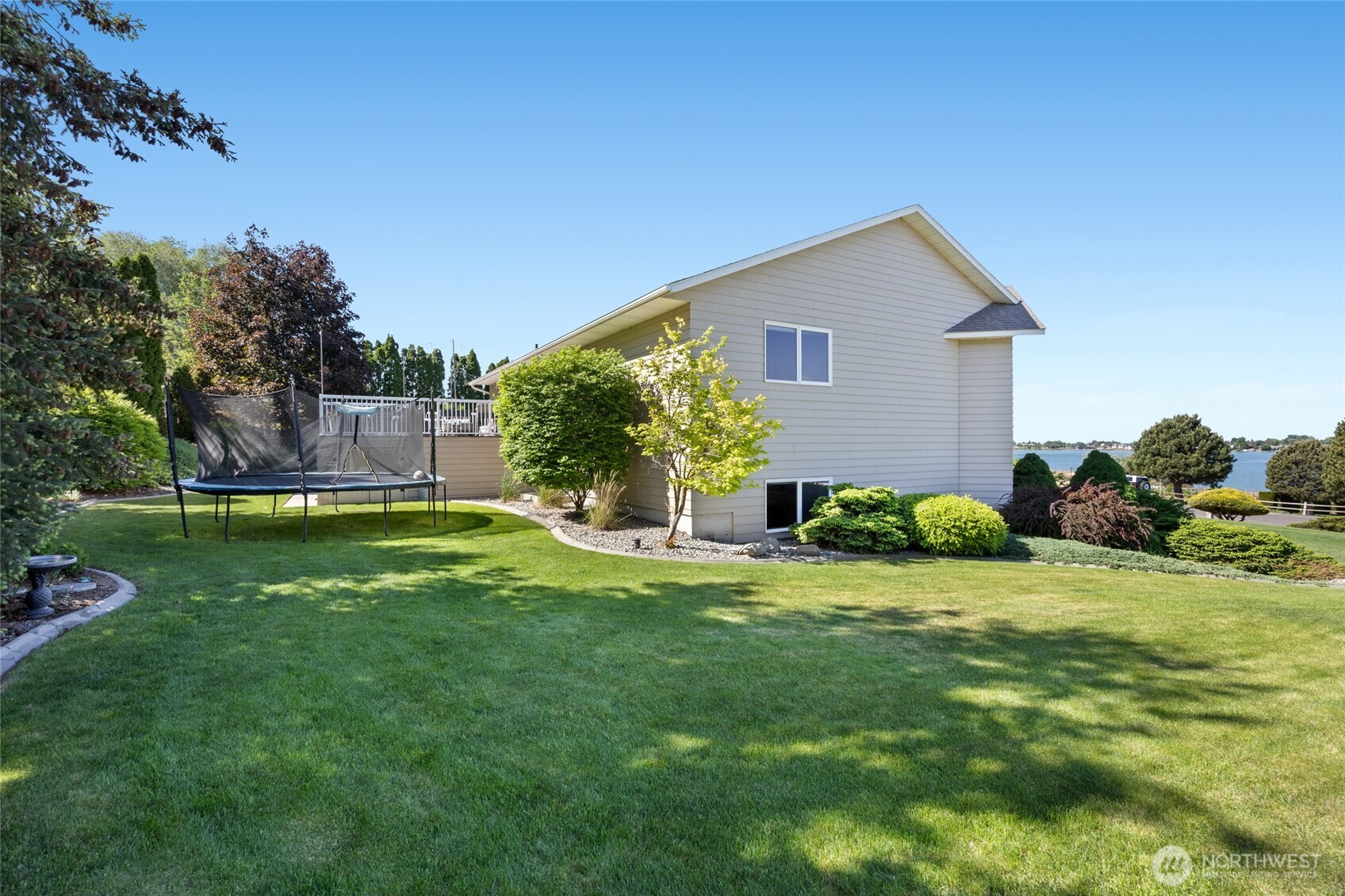 927 Easy Street NE, Moses Lake, WA 98837