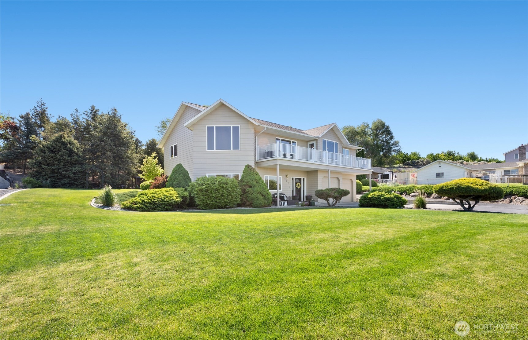 927 Easy Street NE, Moses Lake, WA 98837