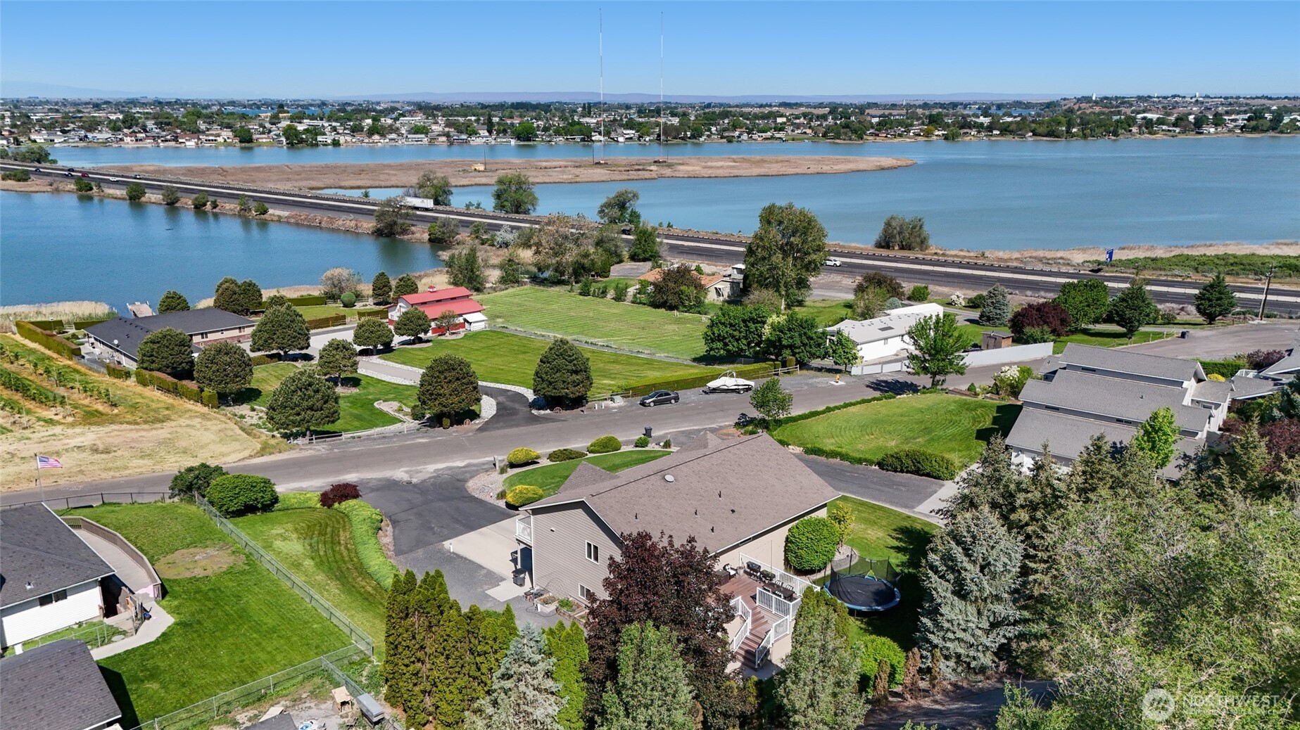 927 Easy Street NE, Moses Lake, WA 98837