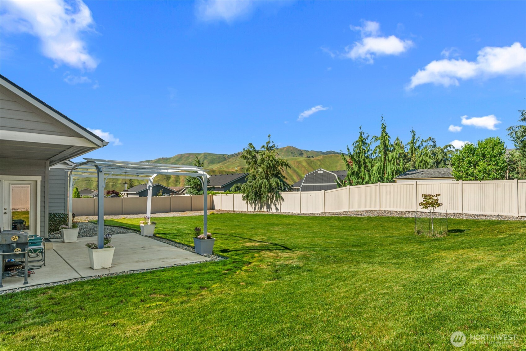 36 Starlight Avenue , Wenatchee, WA 98801