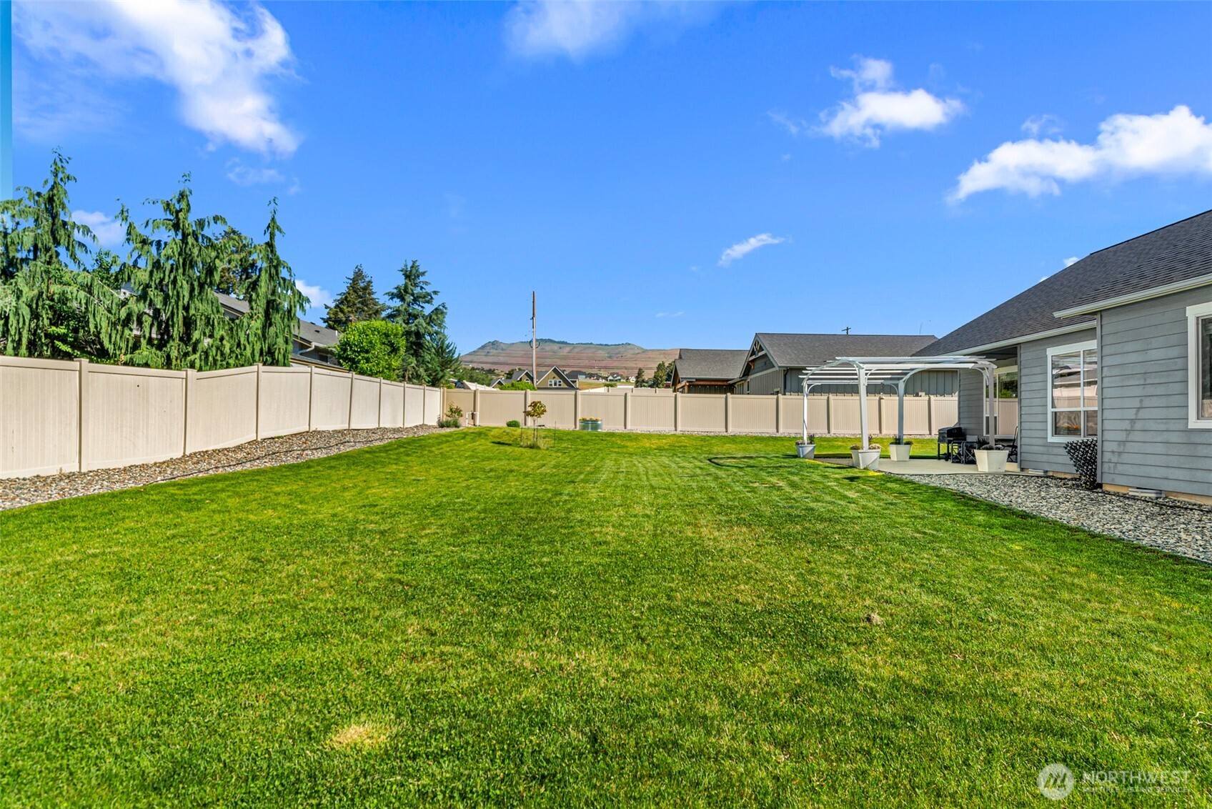 36 Starlight Avenue , Wenatchee, WA 98801