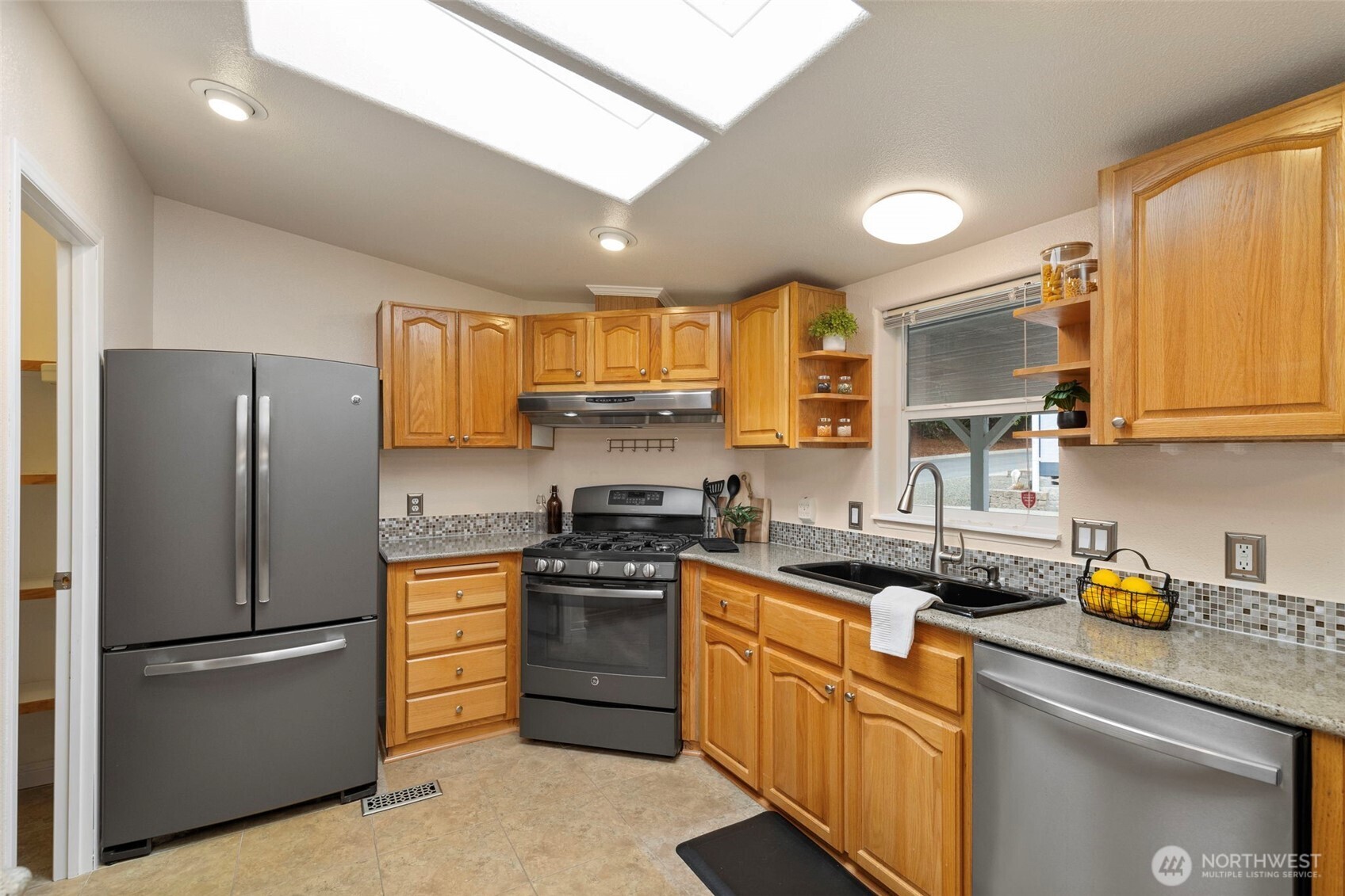 789 NE Reeds Meadow Lane , Bremerton, WA 98311