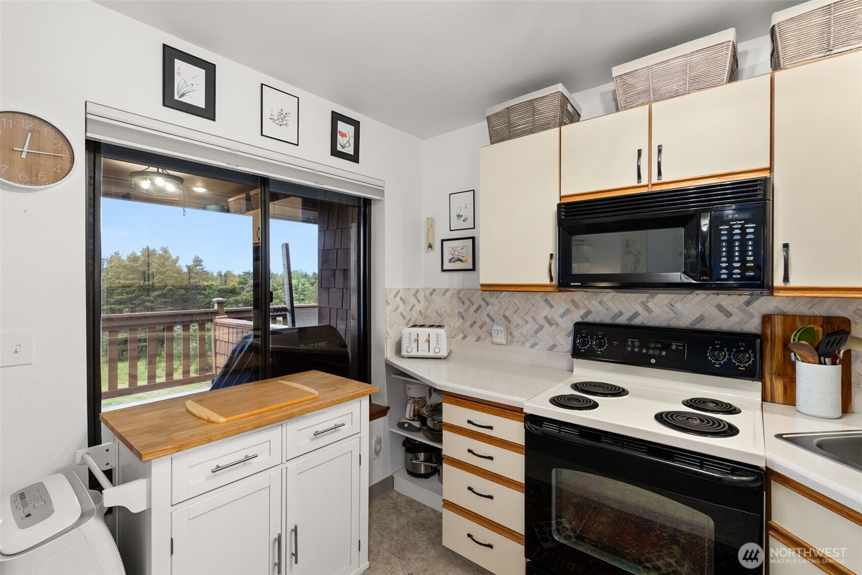 2855 S Forrest Street #206, Westport, WA 98595