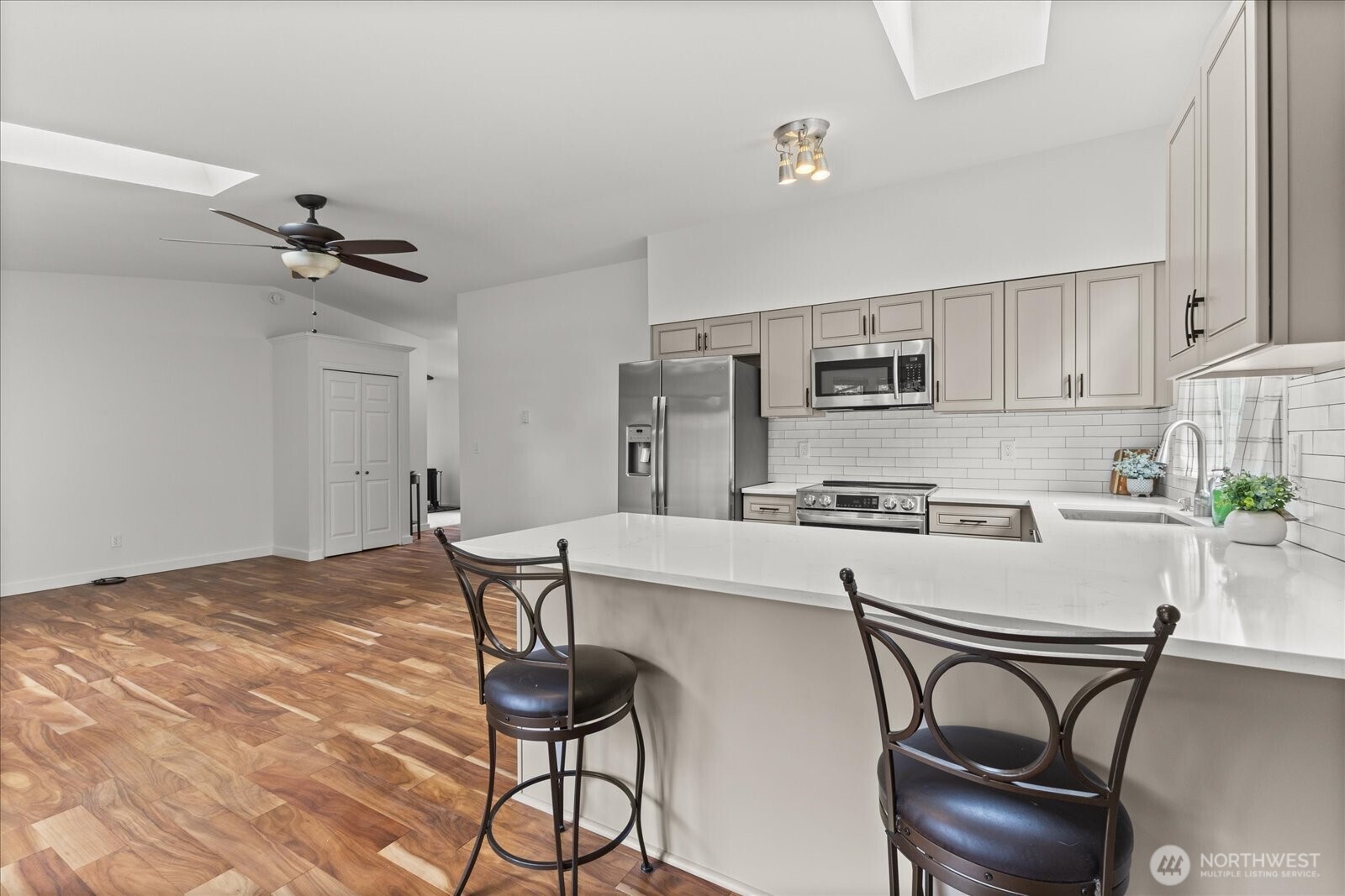 21653 SE 268th Street , Maple Valley, WA 98038