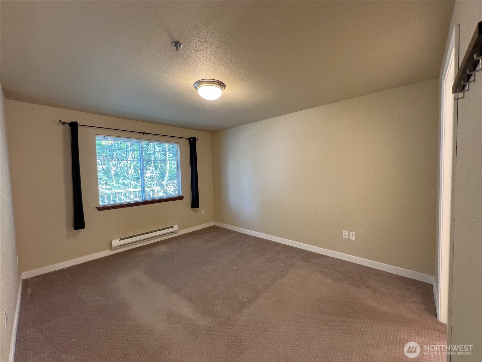 11527 HWY99 #D 303, Everett, WA 98204