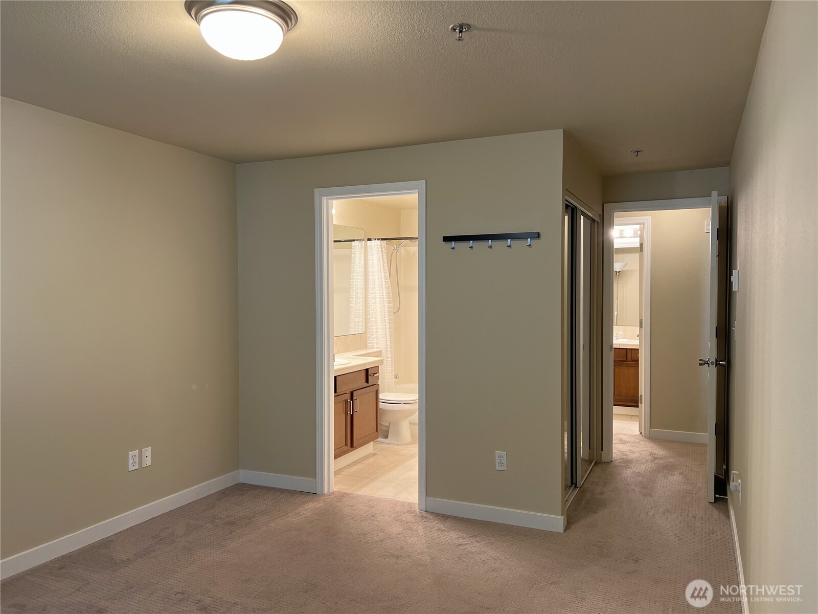 11527 HWY99 #D 303, Everett, WA 98204