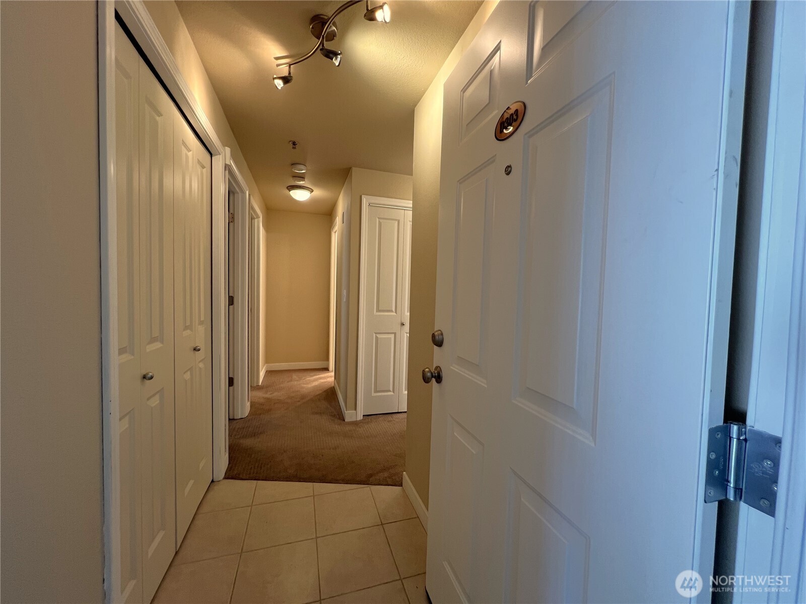 11527 HWY99 #D 303, Everett, WA 98204