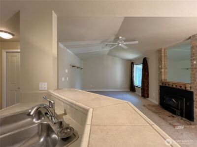 11527 HWY99 #D 303, Everett, WA 98204 - Photo 4