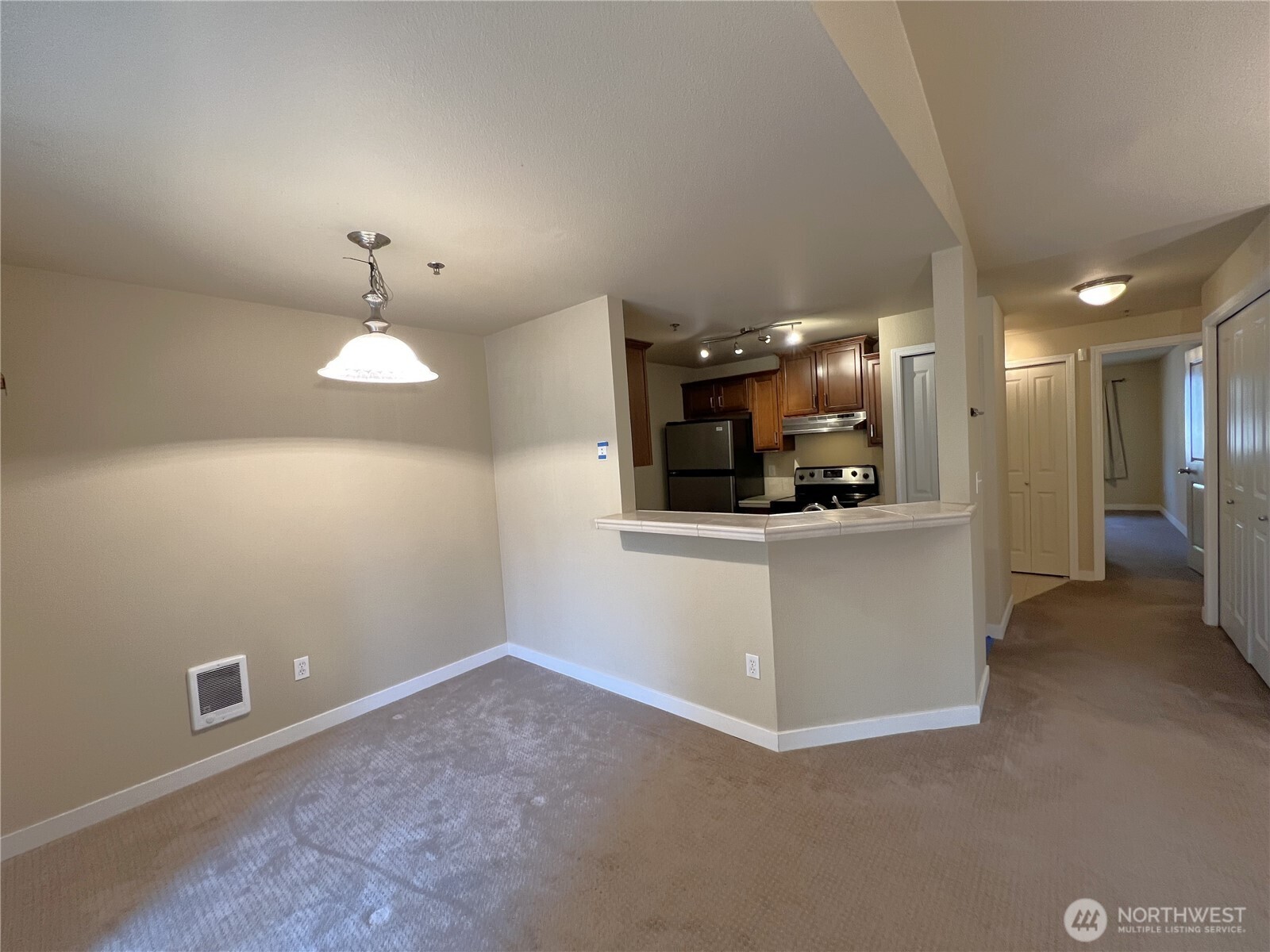 11527 HWY99 #D 303, Everett, WA 98204