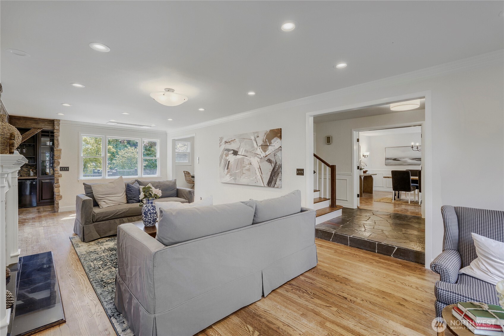 16066 NE Inglewood Road , Kenmore, WA 98028