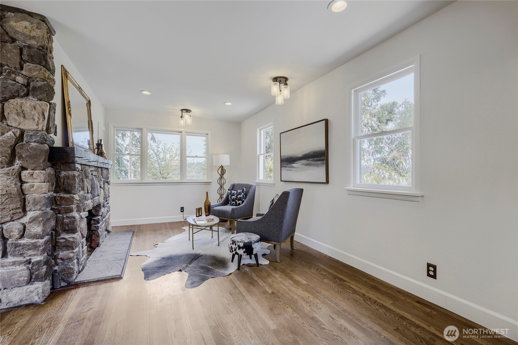 16066 NE Inglewood Road , Kenmore, WA 98028