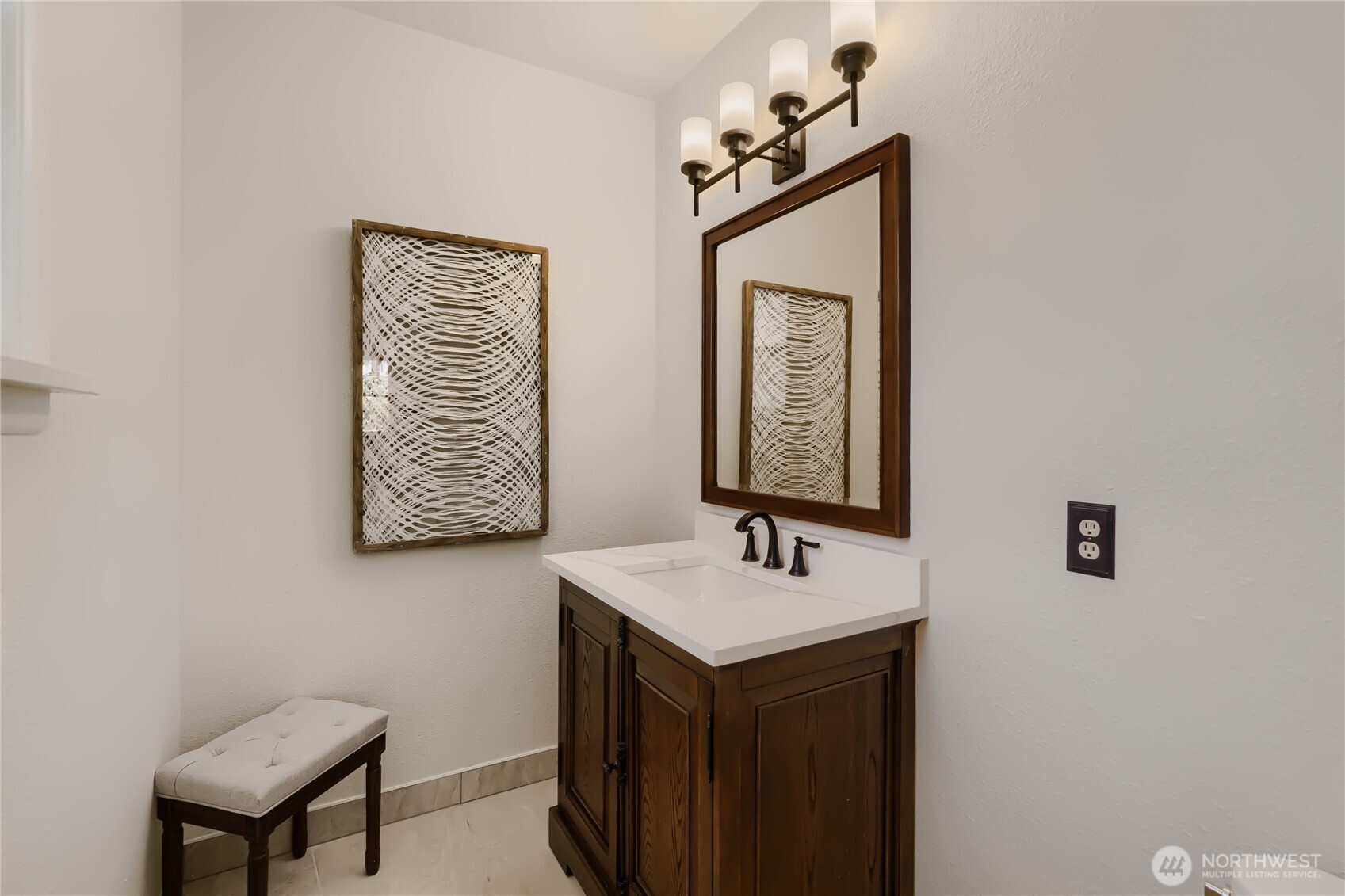 16066 NE Inglewood Road , Kenmore, WA 98028