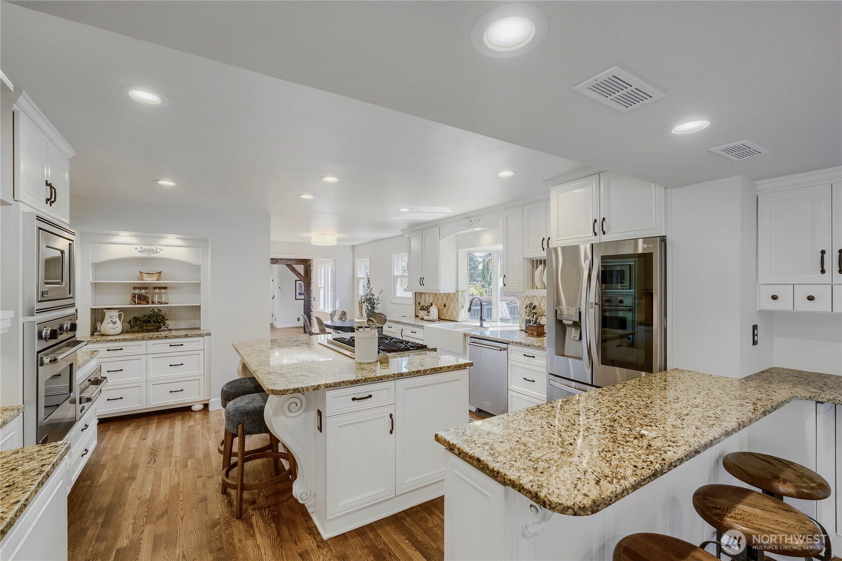 16066 NE Inglewood Road , Kenmore, WA 98028