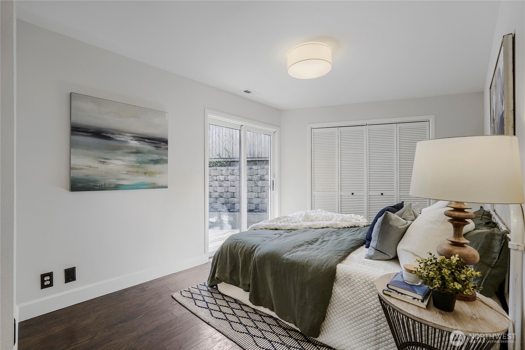 16066 NE Inglewood Road , Kenmore, WA 98028