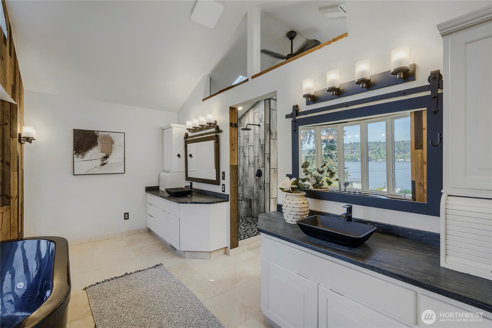 16066 NE Inglewood Road , Kenmore, WA 98028