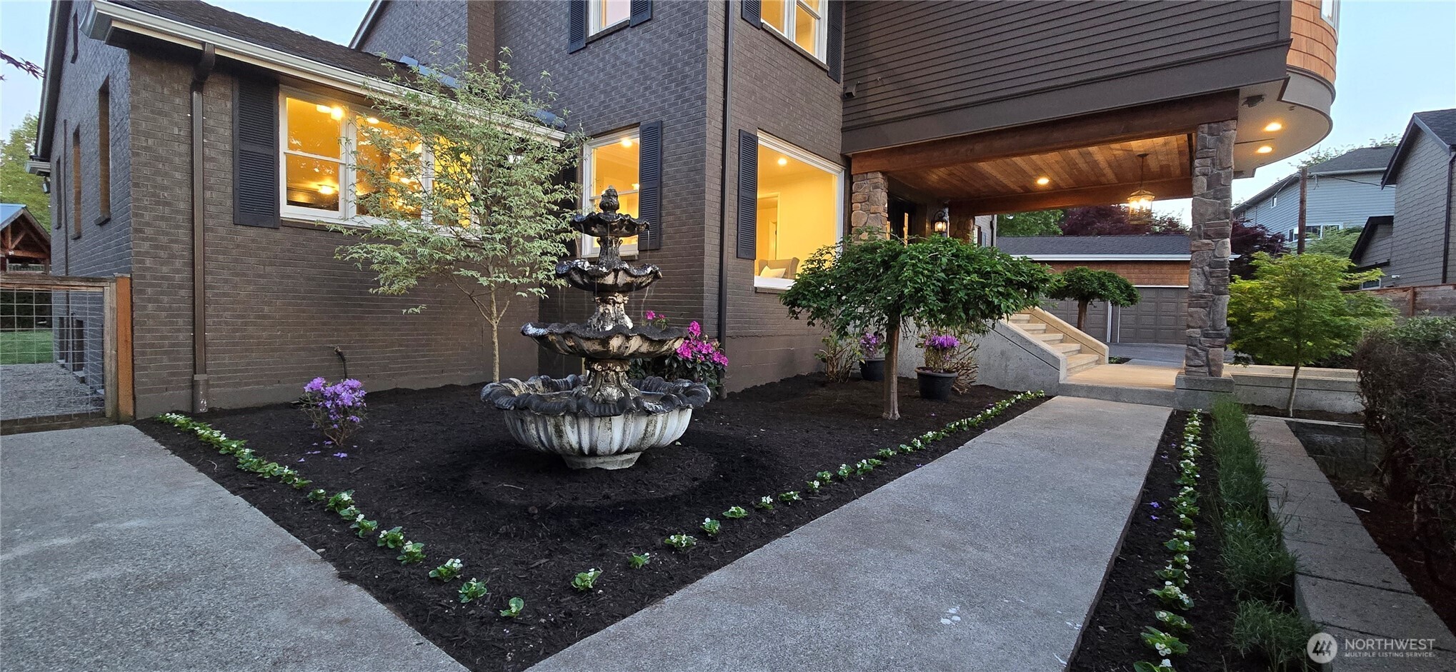 16066 NE Inglewood Road , Kenmore, WA 98028