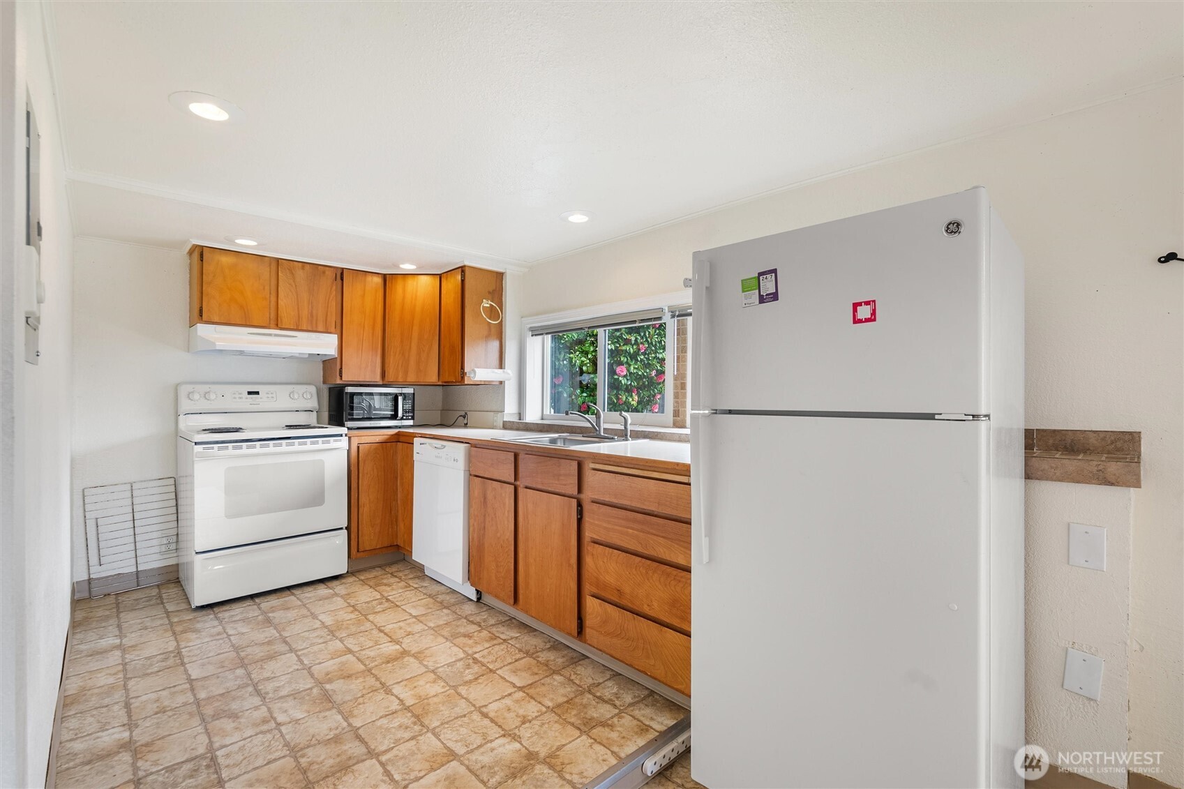 16411 10th Avenue SW, Burien, WA 98166