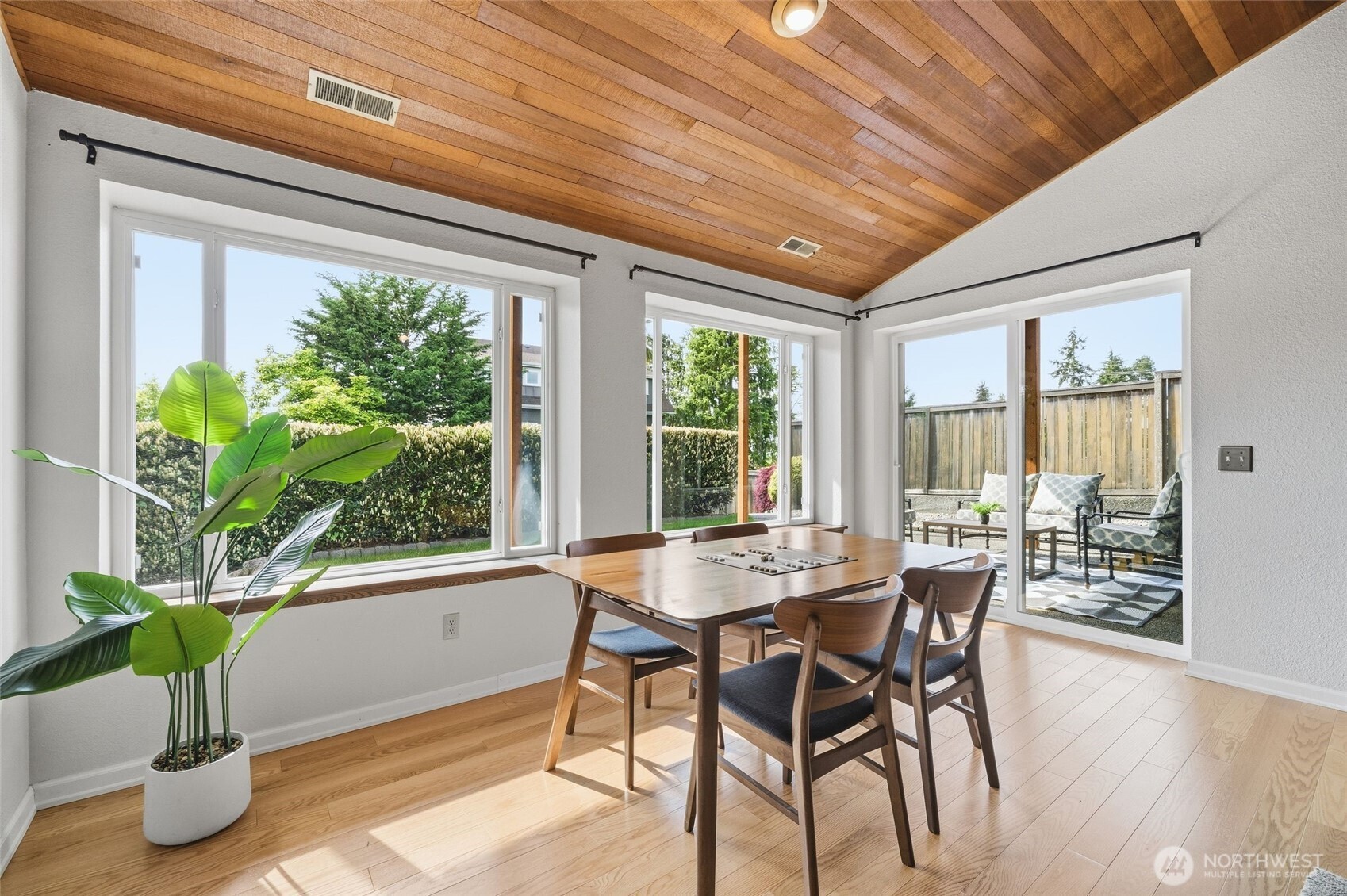 4019 52nd Place SW, Seattle, WA 98116