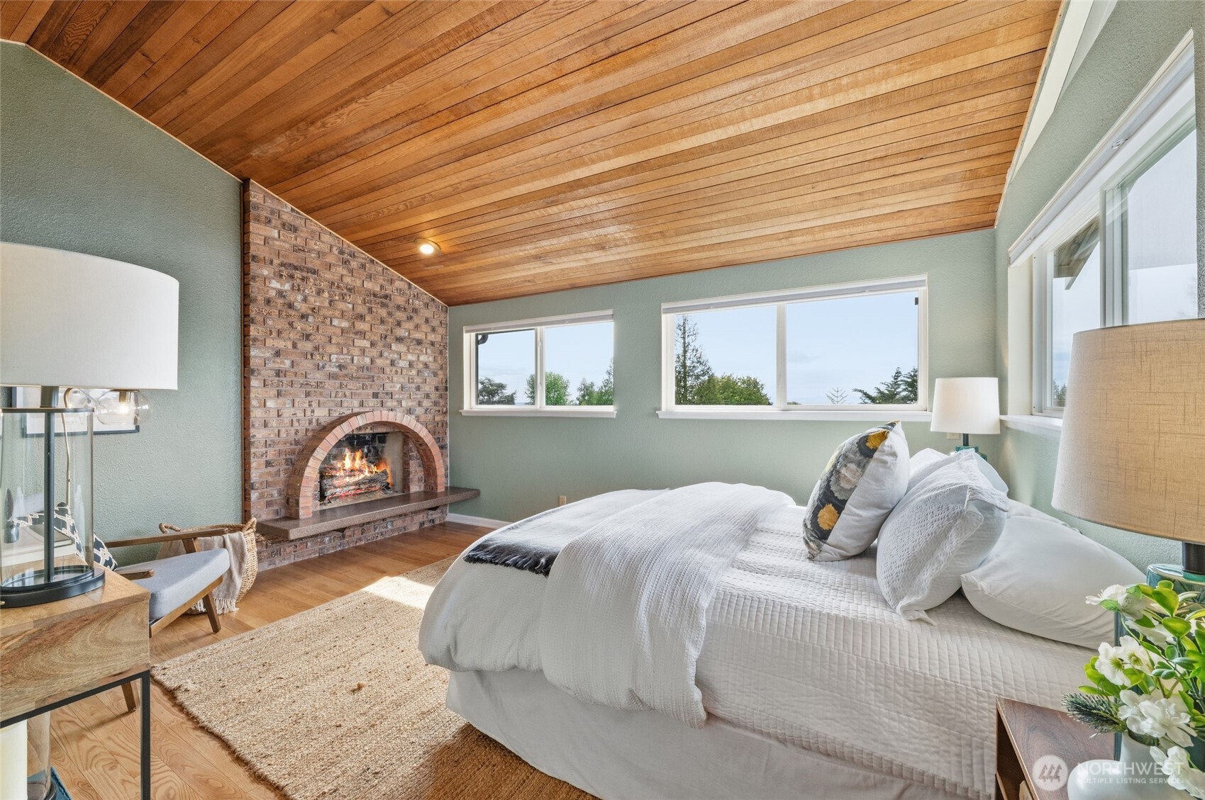 4019 52nd Place SW, Seattle, WA 98116