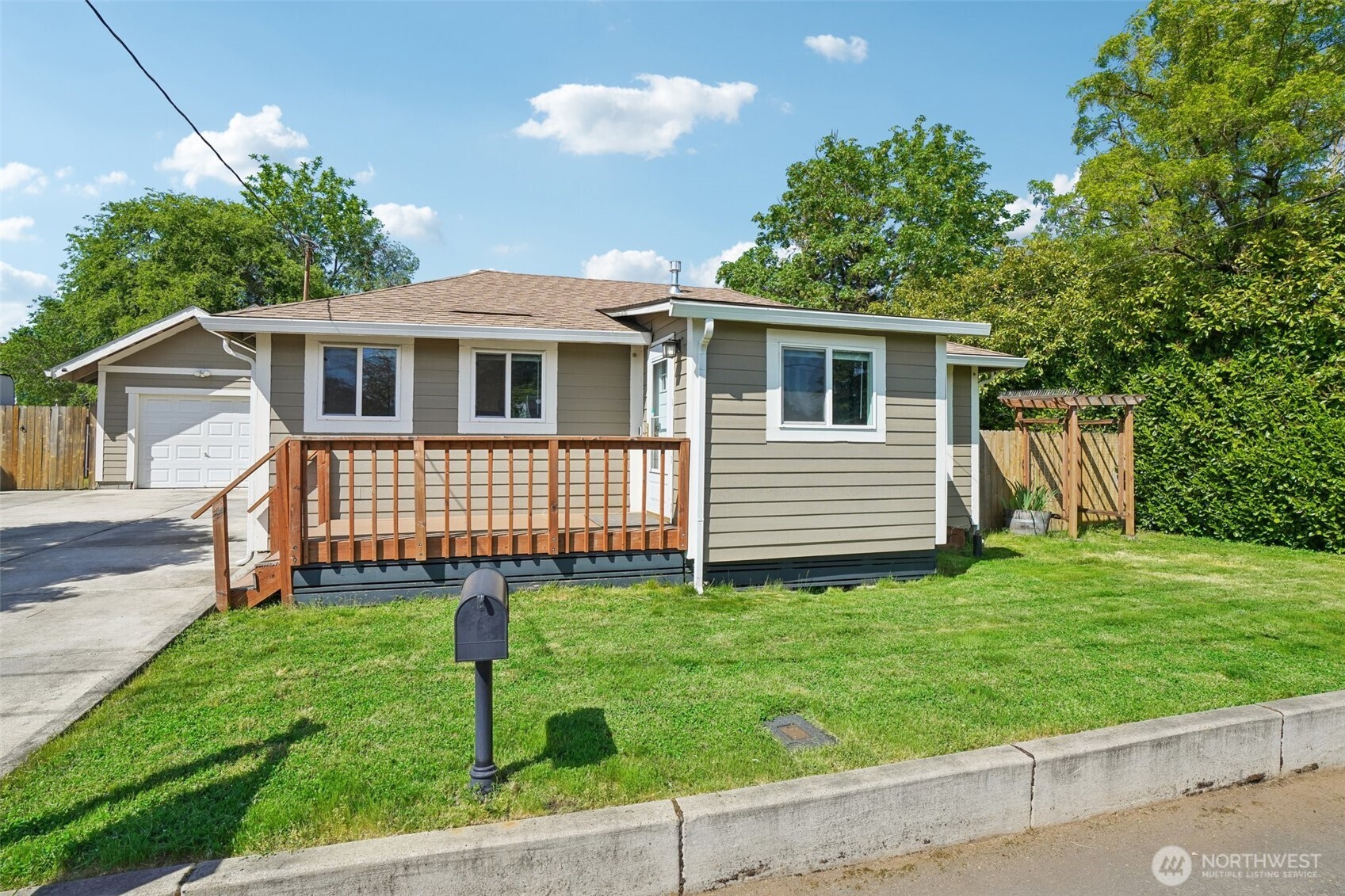 9810 NE 3rd Street , Vancouver, WA 98664