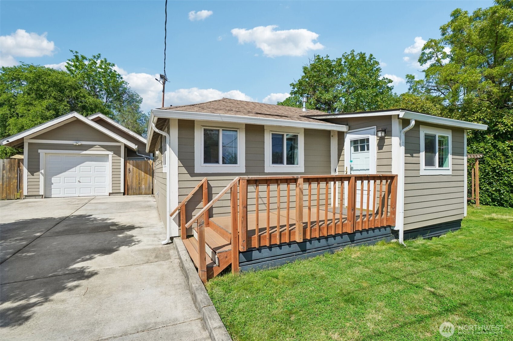 9810 NE 3rd Street , Vancouver, WA 98664