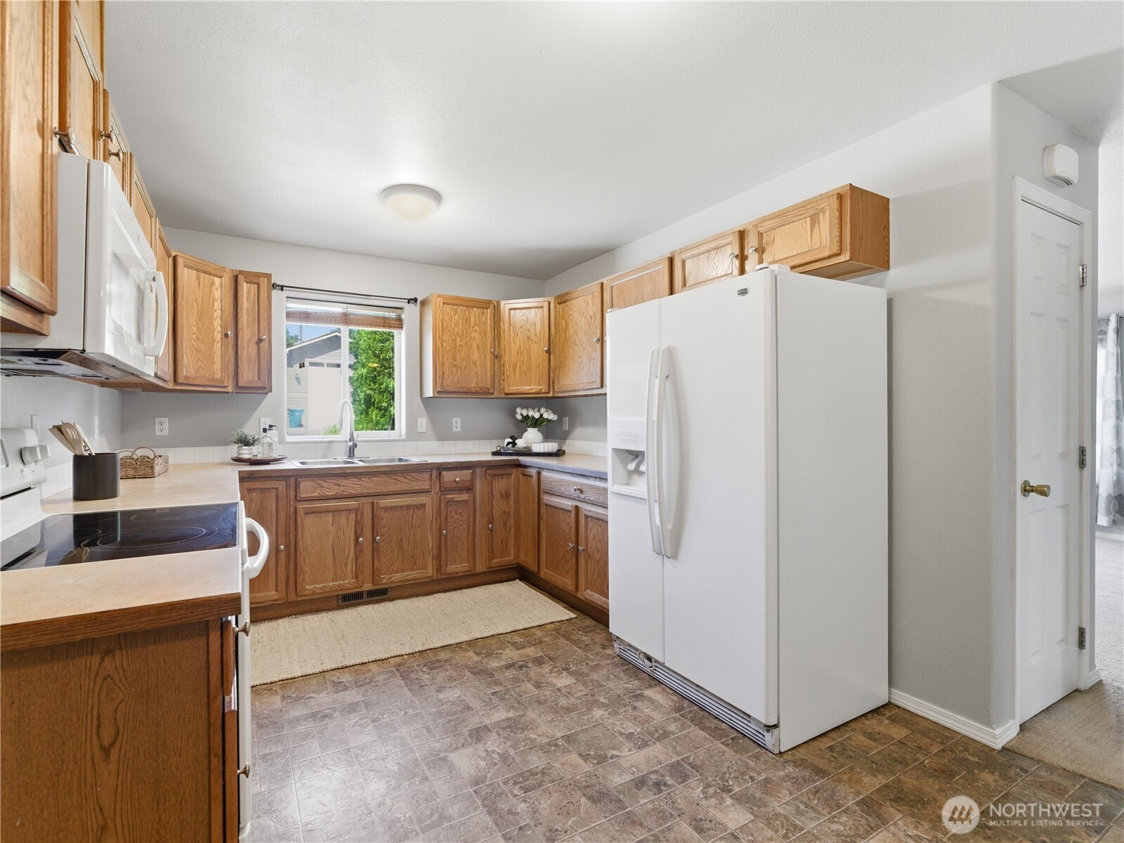 573 S James Avenue , East Wenatchee, WA 98802