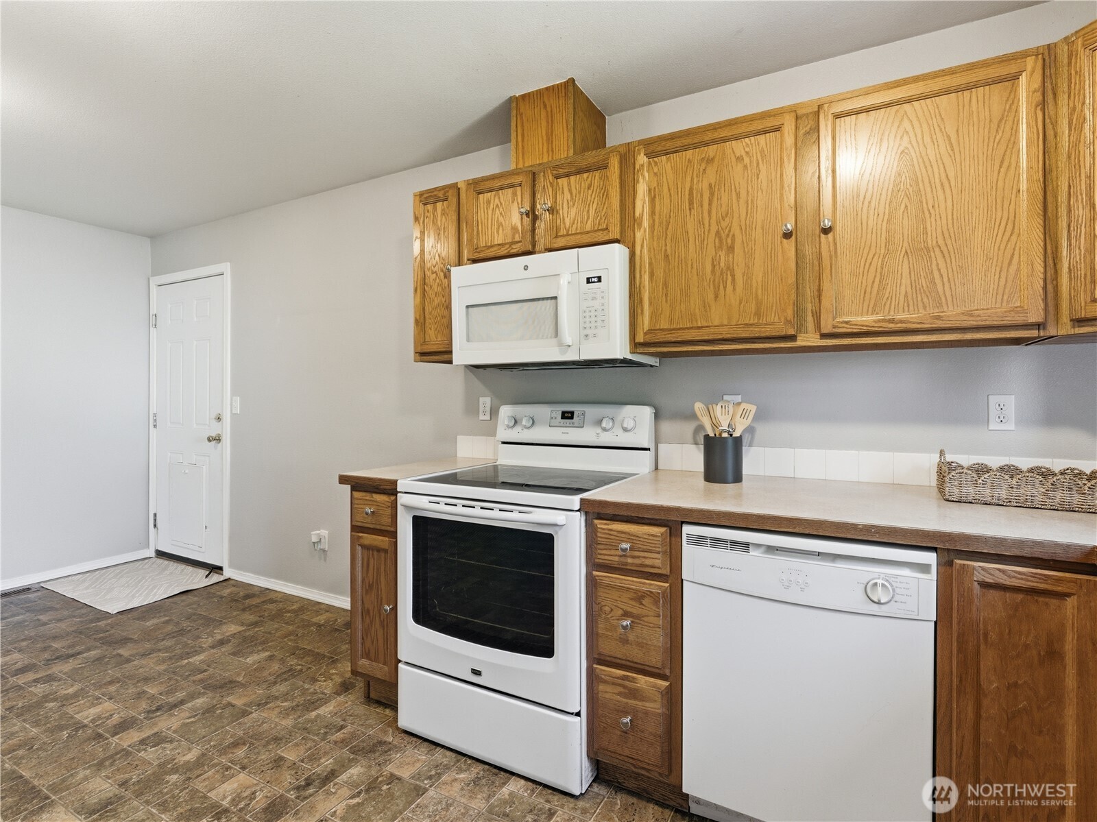 573 S James Avenue , East Wenatchee, WA 98802
