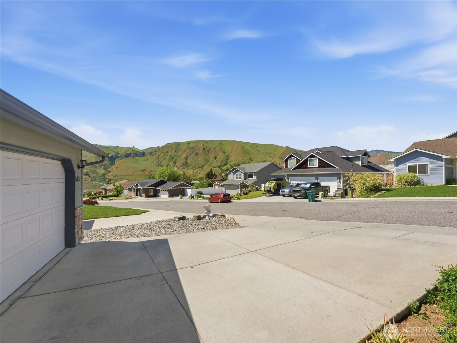 573 S James Avenue , East Wenatchee, WA 98802
