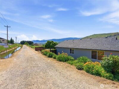 573 S James Avenue , East Wenatchee, WA 98802 - Photo 33
