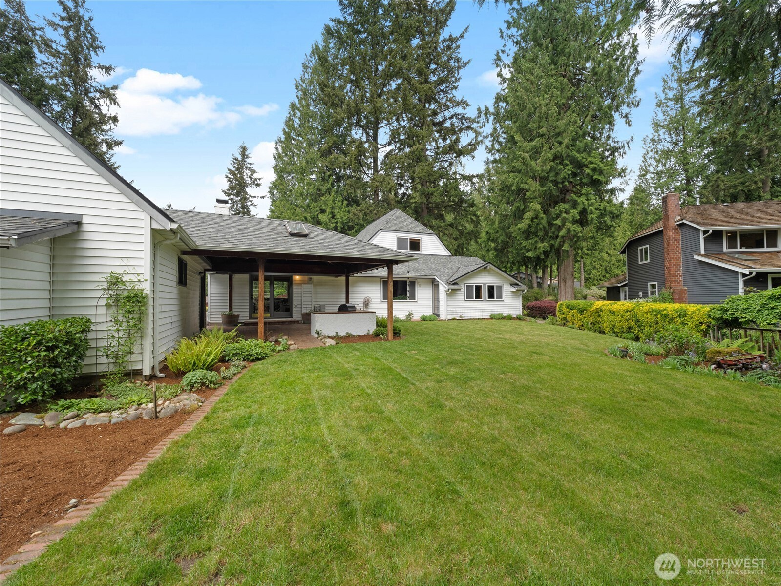 3306 217th Place SE, Sammamish, WA 98075